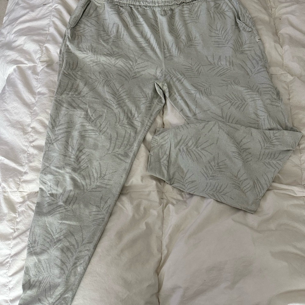 Vuori Sage Palm-Print Joggers